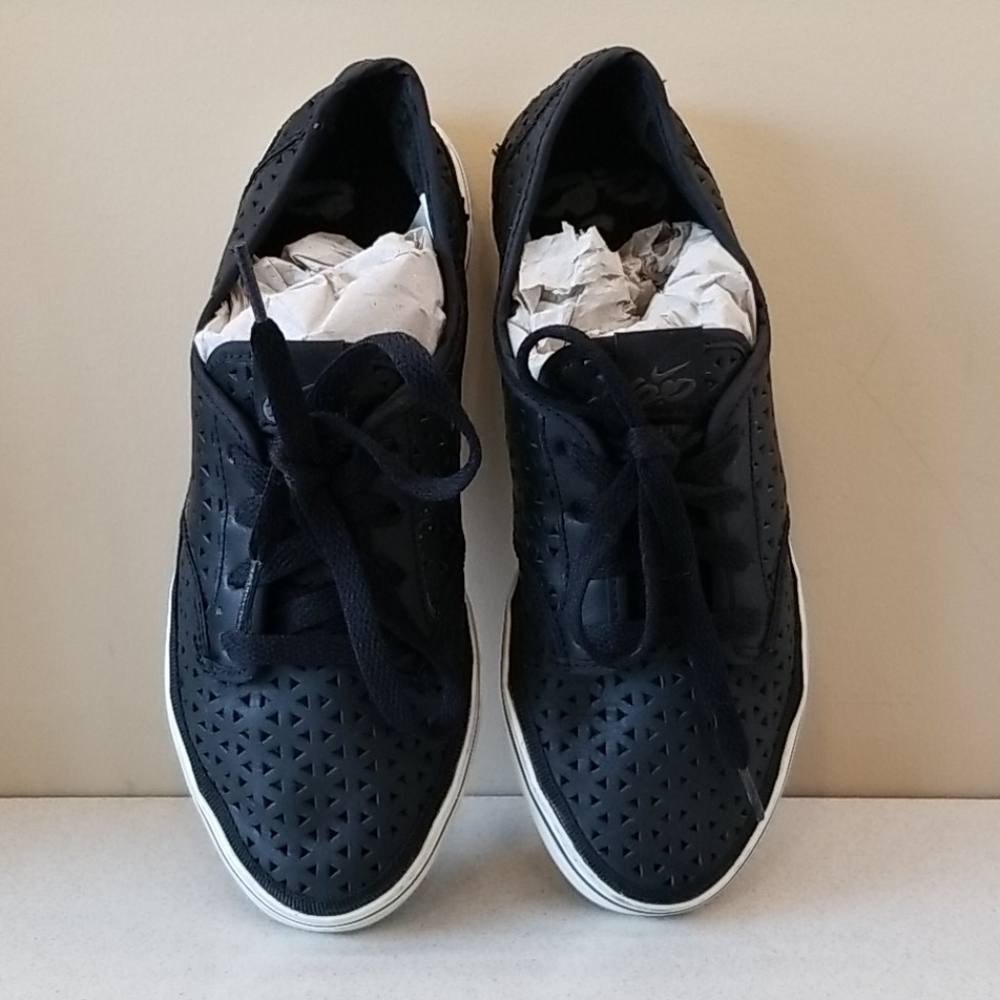 Nike 6.0 Baraata shoes